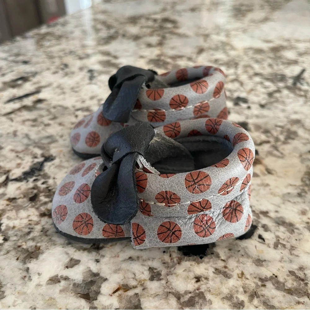 Freshly Picked Basketball Mocassins - Size 1 (US 2.5)